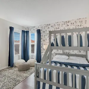 Luxury At Area Davenport