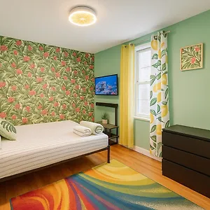 https://medium-room-in-harlem-on-141-st-manhattan-ny-10030.us-newyorkcity.com
